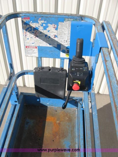 image for item 3763 2006 Genie GS-1930 electric scissor lift