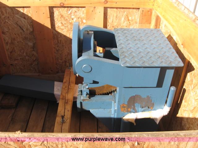 image for item 3767 Kent-Moore engine stand