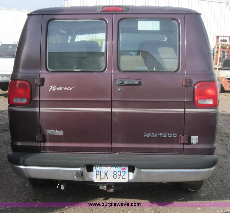 image for item 4323 2001 Dodge Ram Van B1500