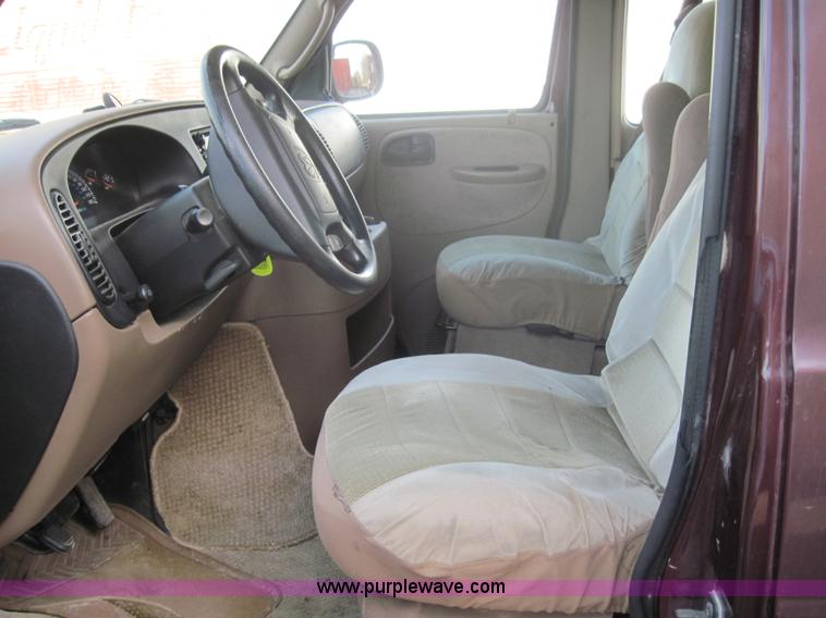 image for item 4323 2001 Dodge Ram Van B1500