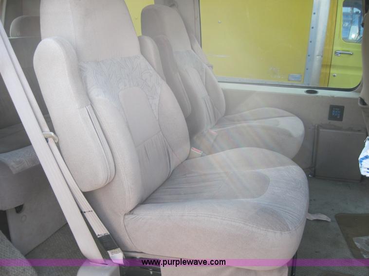 image for item 4323 2001 Dodge Ram Van B1500