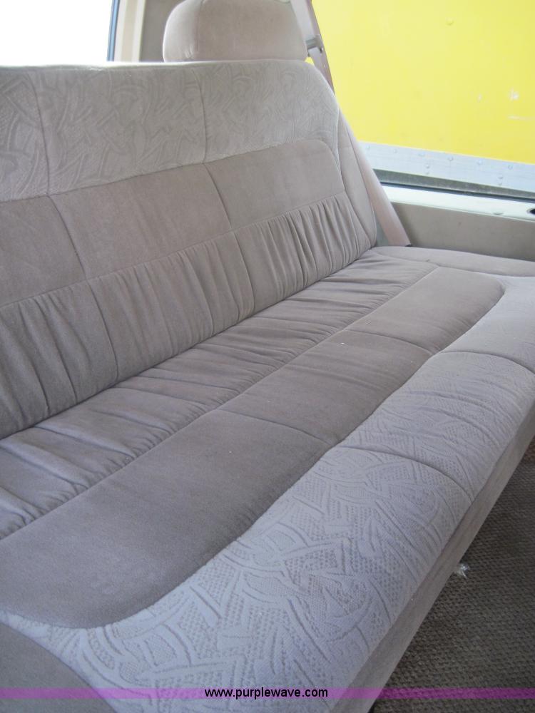 image for item 4323 2001 Dodge Ram Van B1500