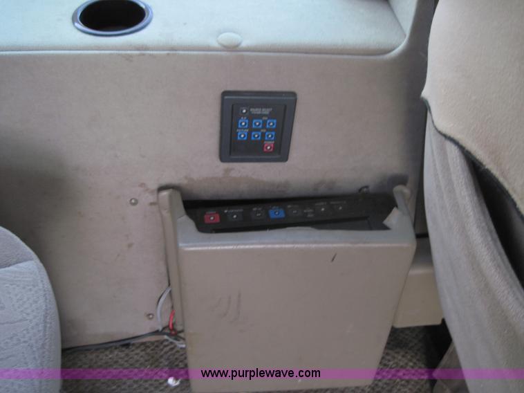 image for item 4323 2001 Dodge Ram Van B1500