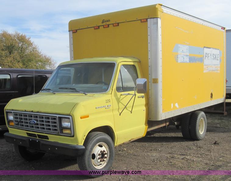 image for item 4324 1990 Ford Econoline E350