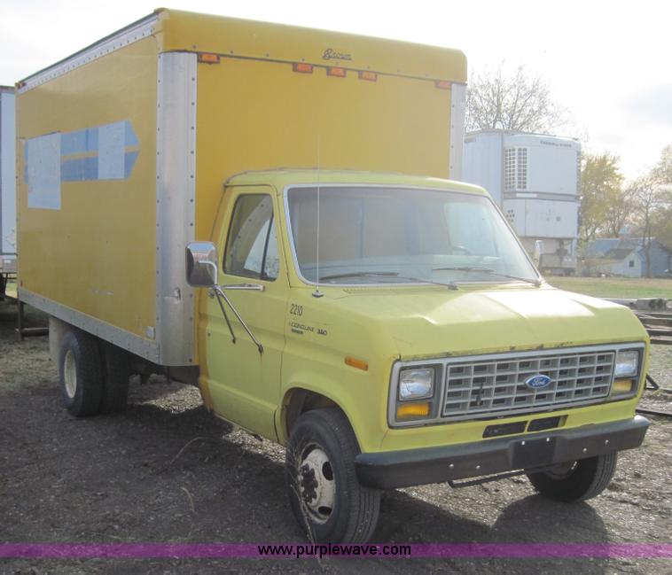 image for item 4324 1990 Ford Econoline E350