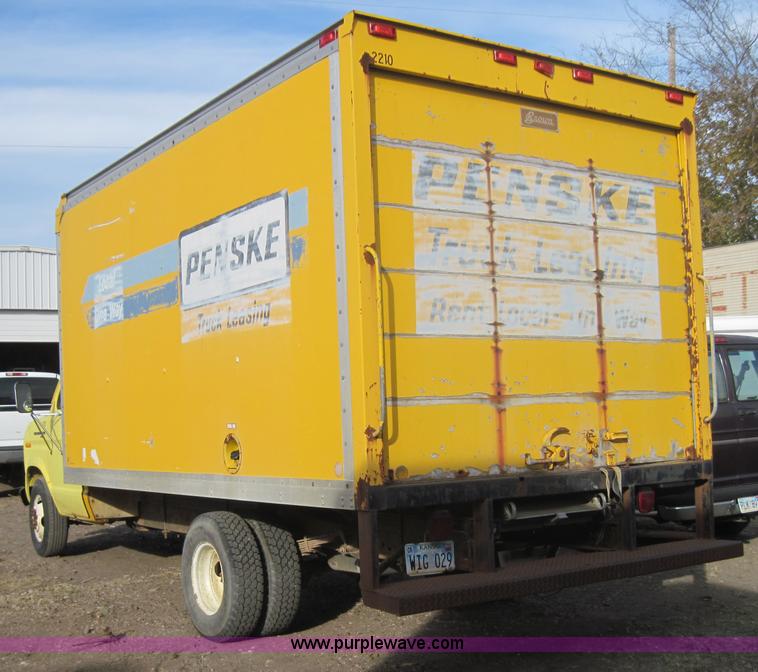 image for item 4324 1990 Ford Econoline E350