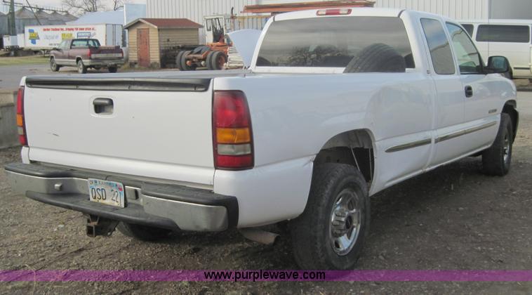 image for item 4325 1999 GMC Sierra C2500 SLE extended cab pickup truck