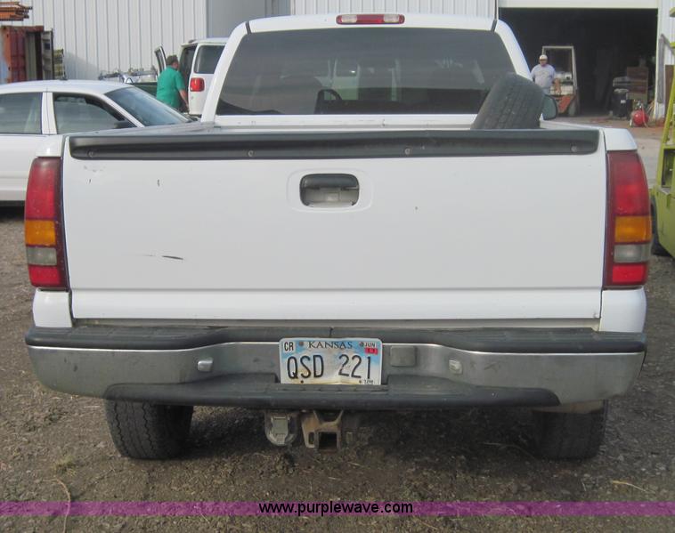 image for item 4325 1999 GMC Sierra C2500 SLE extended cab pickup truck