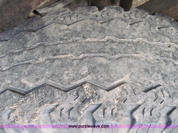 image for item 4325 1999 GMC Sierra C2500 SLE extended cab pickup truck