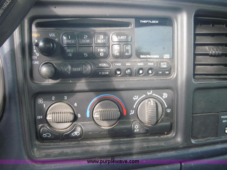 image for item 4325 1999 GMC Sierra C2500 SLE extended cab pickup truck