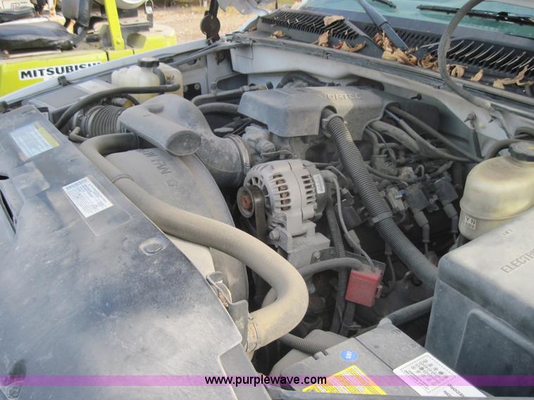 image for item 4325 1999 GMC Sierra C2500 SLE extended cab pickup truck