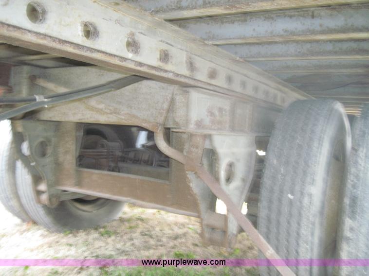 image for item 4328 1985 Fruehauf 48' trailer