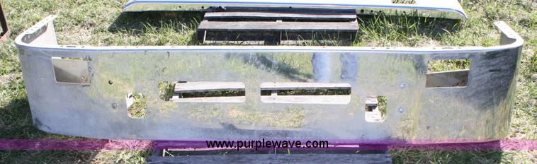 image for item 4671 Volvo bumper