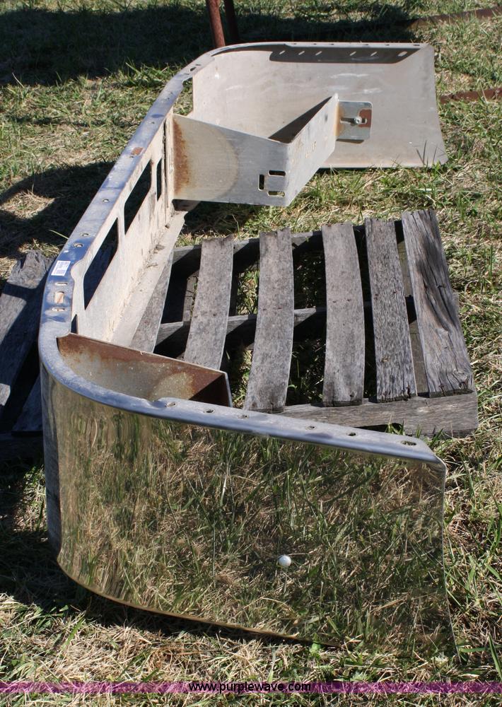 image for item 4671 Volvo bumper
