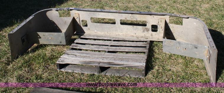 image for item 4671 Volvo bumper