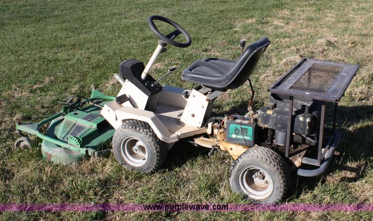image for item 4697 Bolen 942 articulating mower