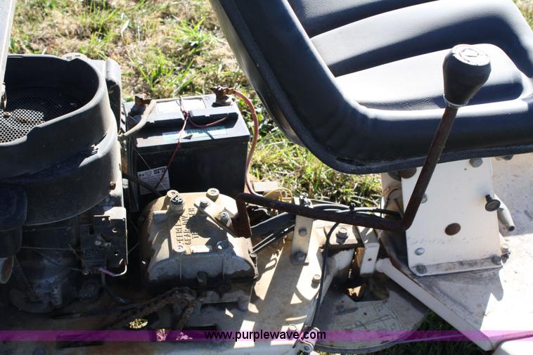 image for item 4697 Bolen 942 articulating mower