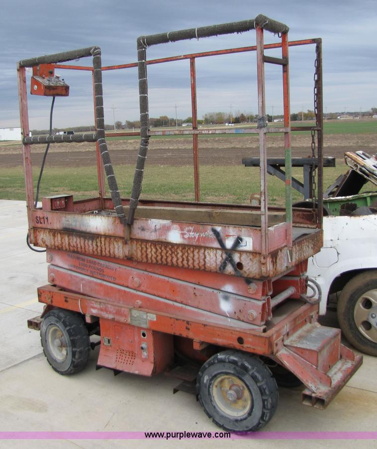 image for item 5200 Skywitch S10 614SP electric scissor lift