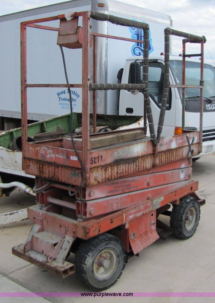 image for item 5200 Skywitch S10 614SP electric scissor lift
