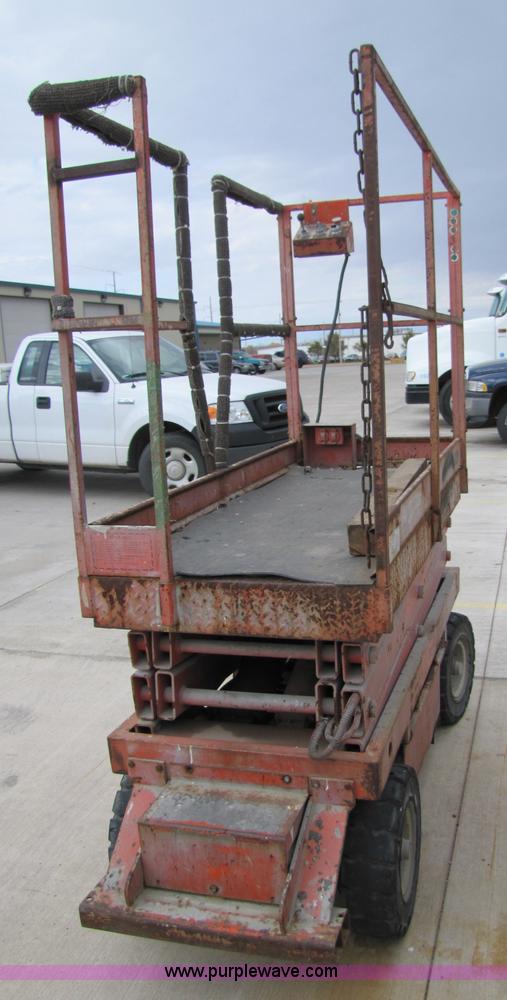 image for item 5200 Skywitch S10 614SP electric scissor lift