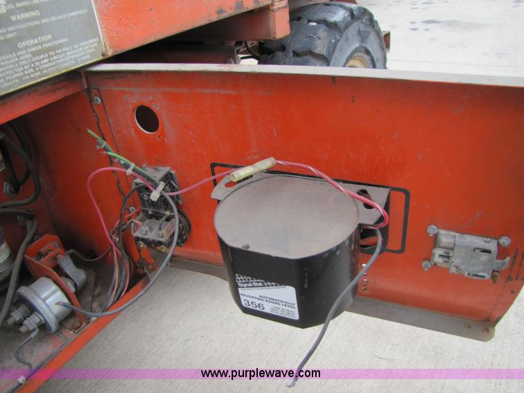 image for item 5200 Skywitch S10 614SP electric scissor lift