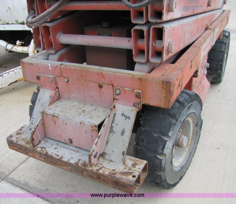 image for item 5200 Skywitch S10 614SP electric scissor lift