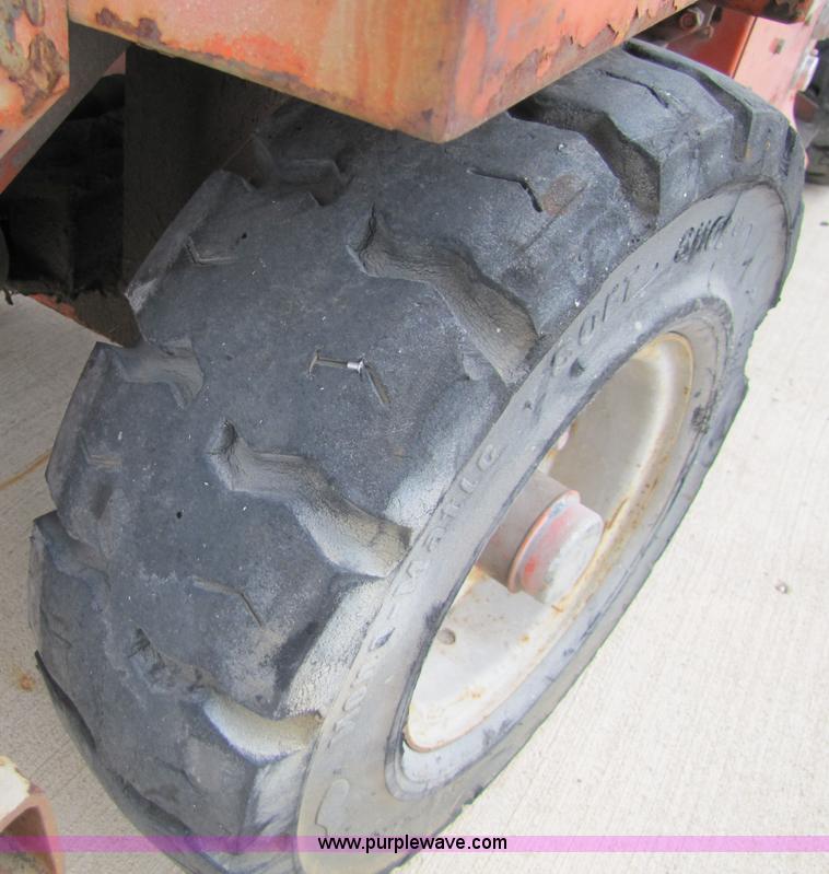 image for item 5200 Skywitch S10 614SP electric scissor lift