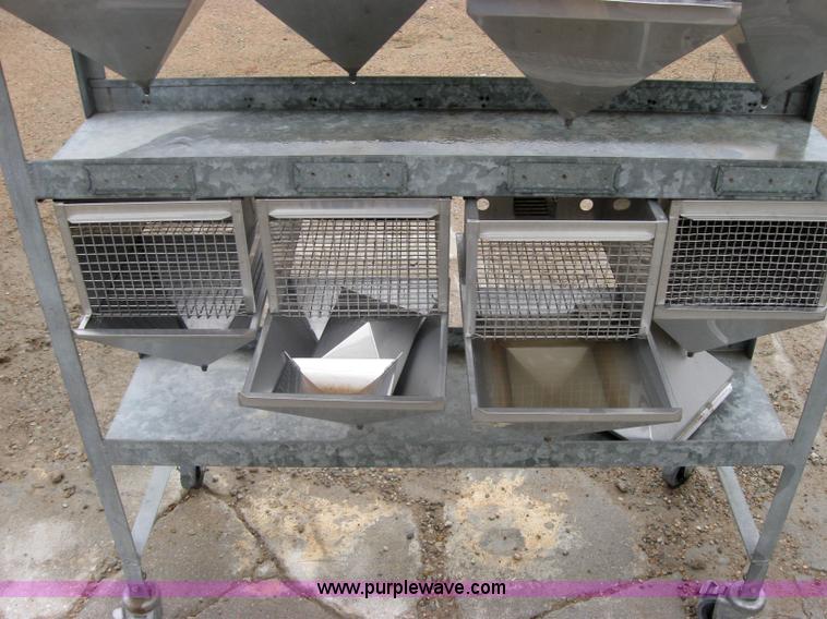 image for item 5223 Acme Metal Products 10 compartment small animal cage