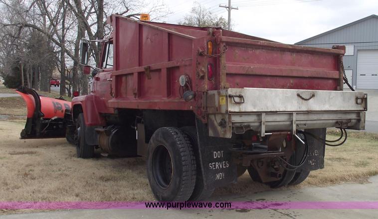 image for item 5557 1989 Ford LN8000 dump truck