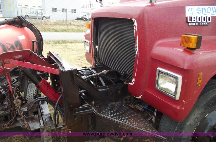 image for item 5557 1989 Ford LN8000 dump truck