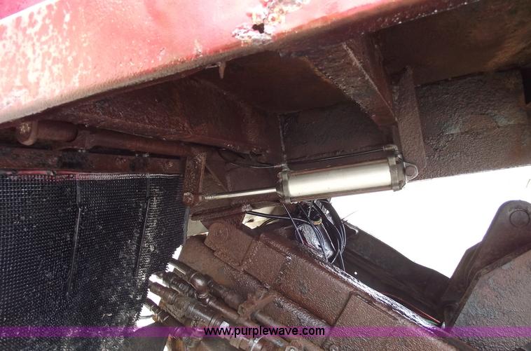 image for item 5557 1989 Ford LN8000 dump truck