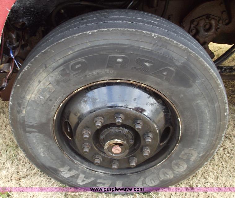 image for item 5557 1989 Ford LN8000 dump truck