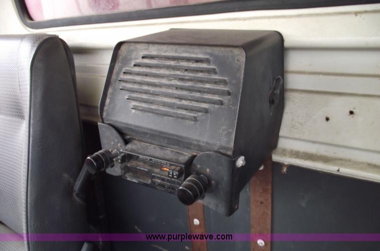 image for item 5557 1989 Ford LN8000 dump truck