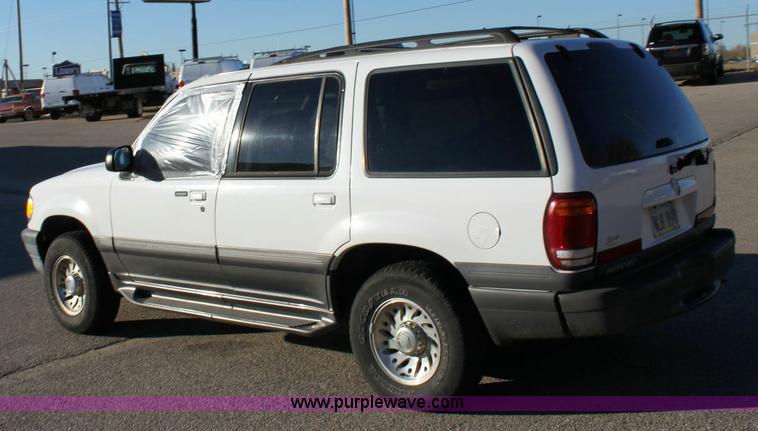 image for item 6331 2000 Mercury Mountaineer