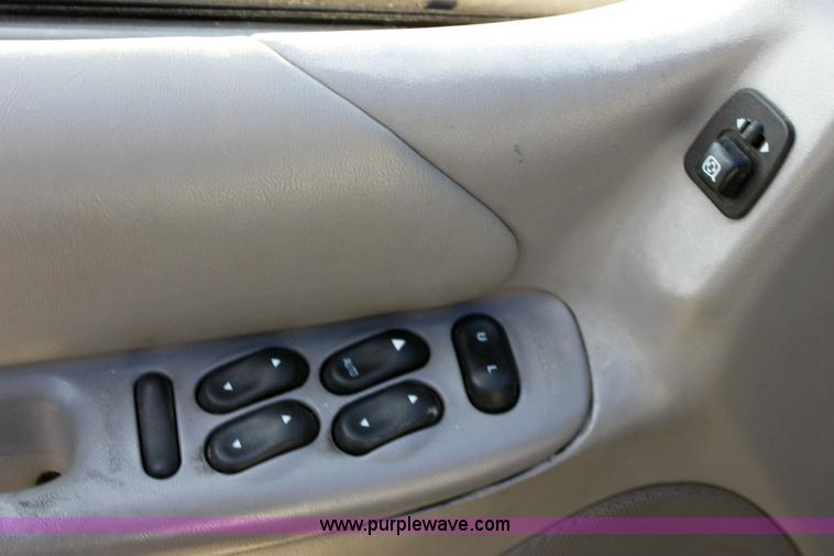 image for item 6331 2000 Mercury Mountaineer