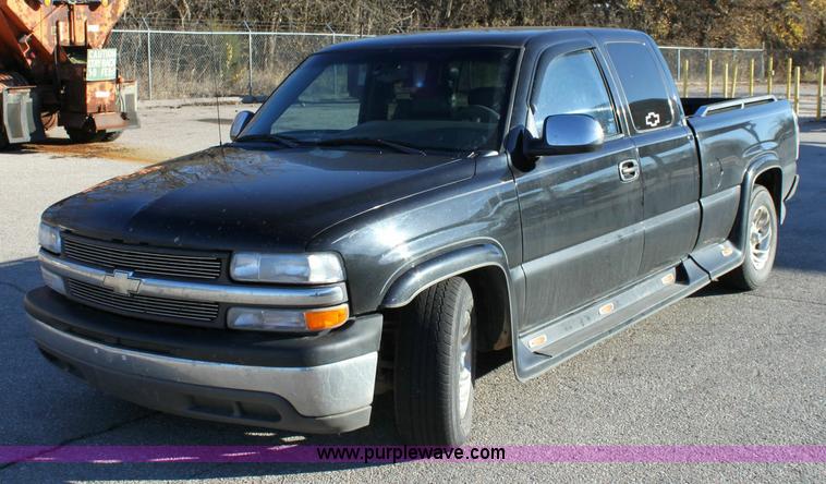 image for item 6386 2000 Chevrolet 1500 pickup truck
