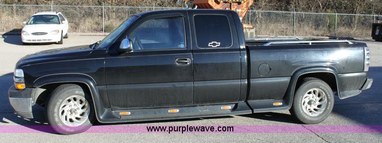 image for item 6386 2000 Chevrolet 1500 pickup truck