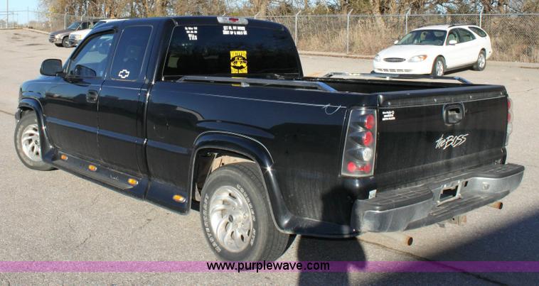 image for item 6386 2000 Chevrolet 1500 pickup truck