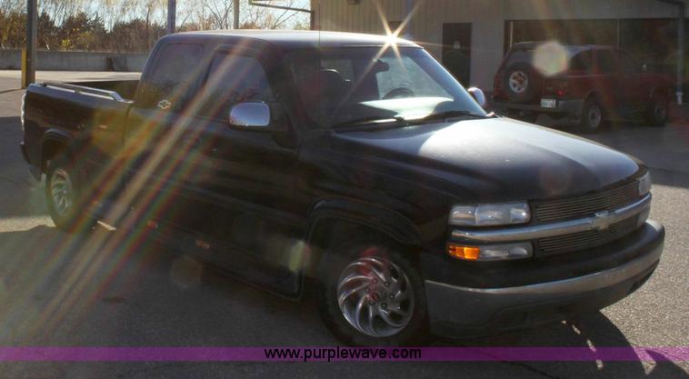 image for item 6386 2000 Chevrolet 1500 pickup truck