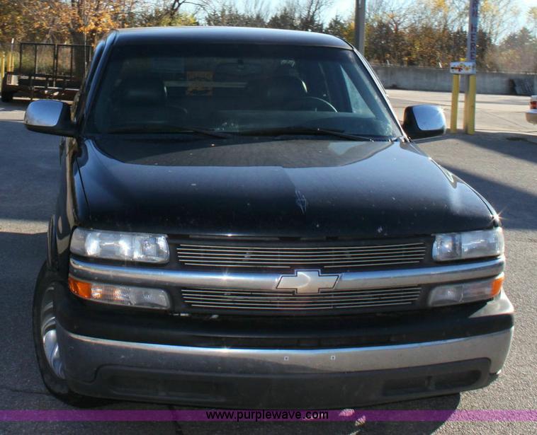 image for item 6386 2000 Chevrolet 1500 pickup truck