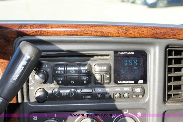 image for item 6386 2000 Chevrolet 1500 pickup truck