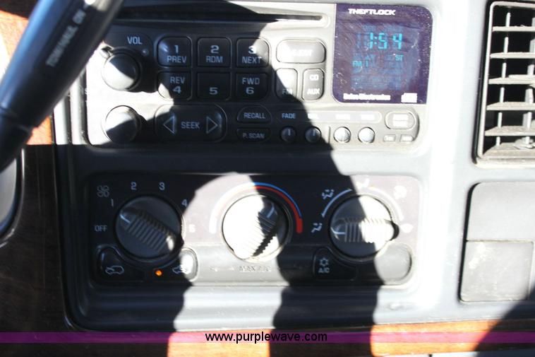 image for item 6386 2000 Chevrolet 1500 pickup truck