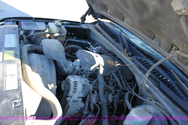 image for item 6386 2000 Chevrolet 1500 pickup truck