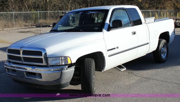 image for item 6387 2001 Dodge Ram 1500 Laramie SLT