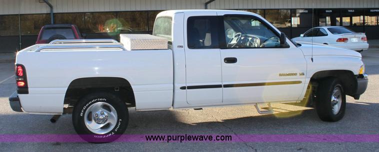 image for item 6387 2001 Dodge Ram 1500 Laramie SLT