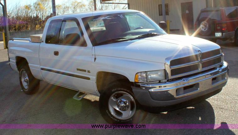 image for item 6387 2001 Dodge Ram 1500 Laramie SLT
