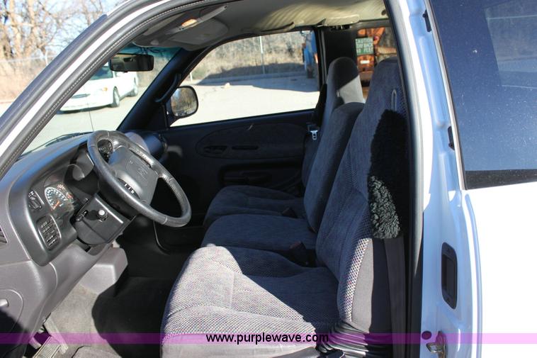 image for item 6387 2001 Dodge Ram 1500 Laramie SLT