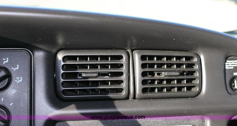 image for item 6387 2001 Dodge Ram 1500 Laramie SLT