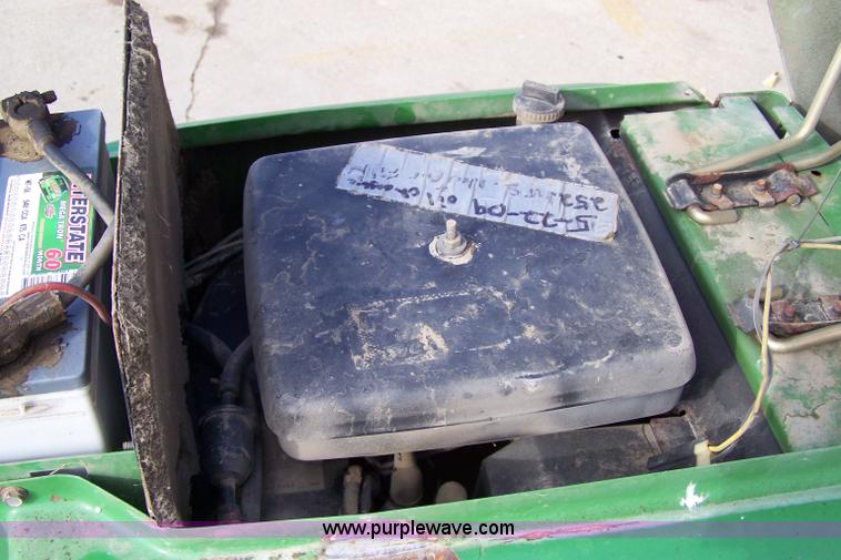 image for item 7296 1988 John Deere 318 lawn tractor