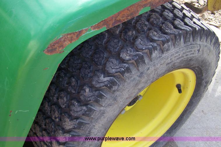 image for item 7296 1988 John Deere 318 lawn tractor